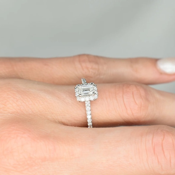 18K White Gold Emerald Diamond Engagement Ring - Wedding Anniversary Birthday - Picture 3 of 7